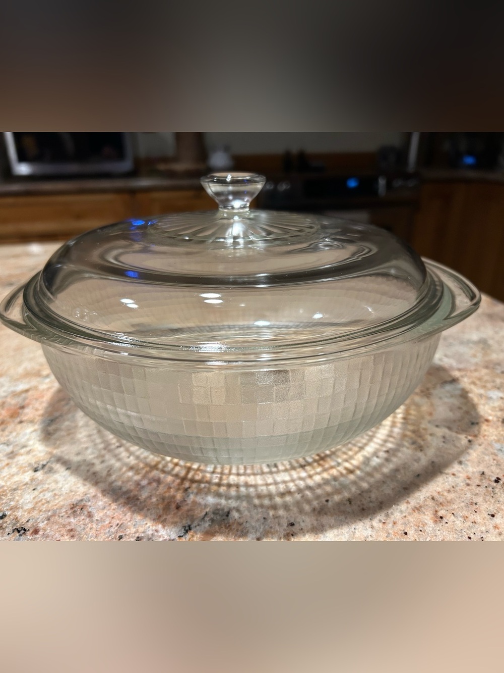 Pyrex Glass 2 Qt #024 Basketweave (Frosted) Covered Casserole w/Pyrex Lid G24C.